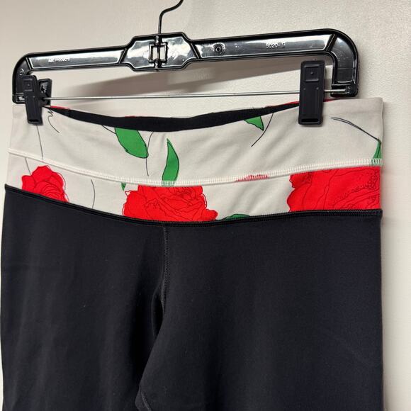 Lululemon Womens Yoga Crop Flare Pant Black Red Rose Size 6/8 Medium Groove - Picture 3 of 9